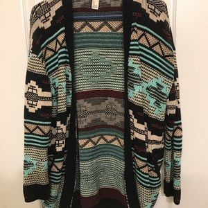 Trendy Forever 21 Aztec Print Sweater!
